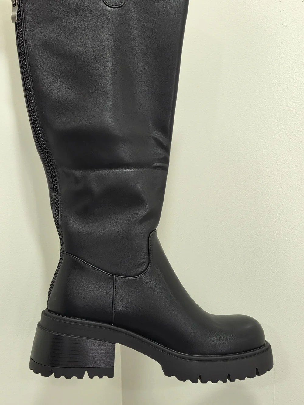N/A sleek black