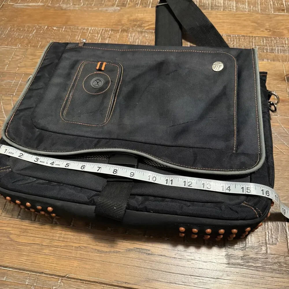 Targus brand size