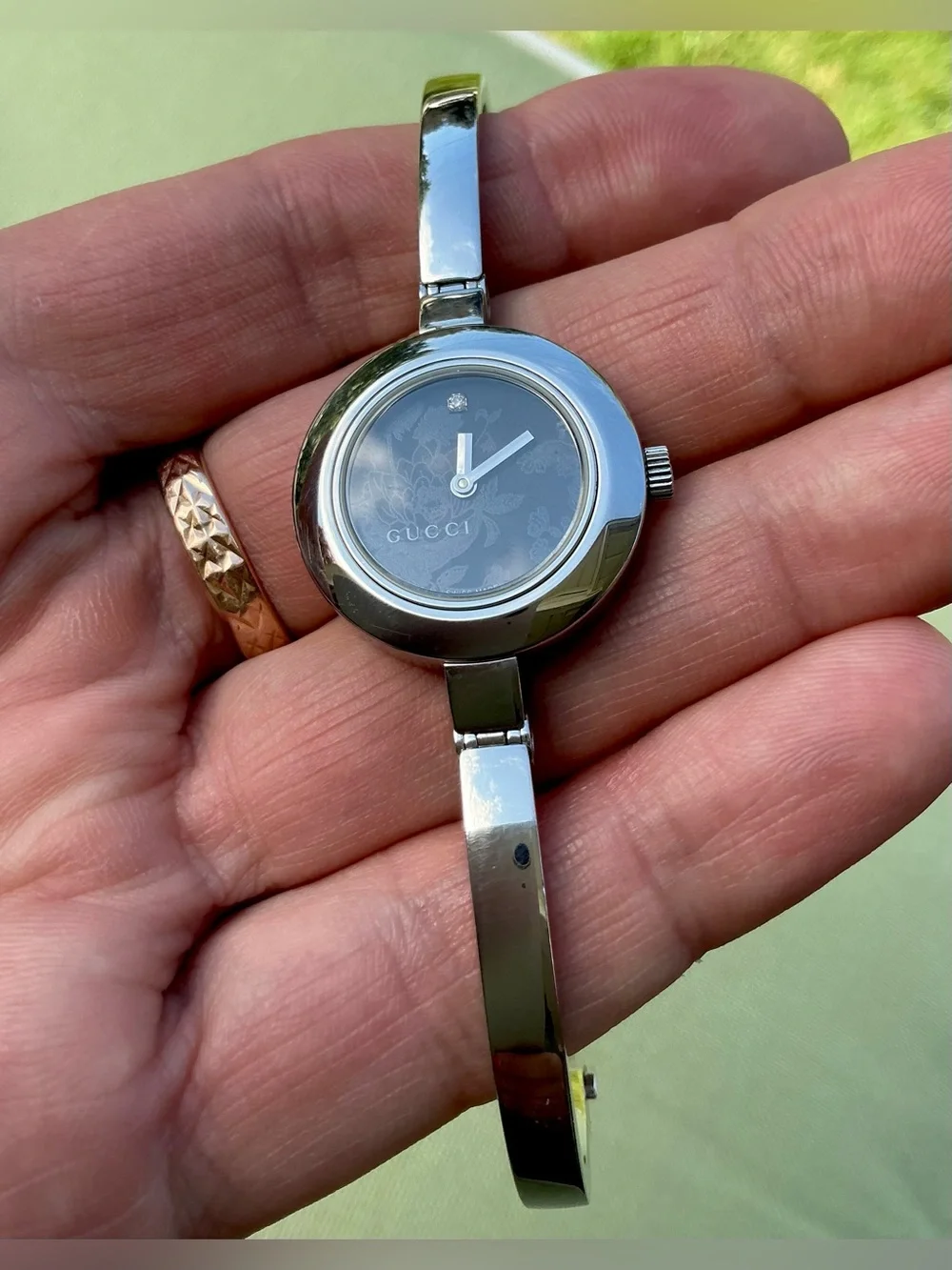 Gucci sleek authentic