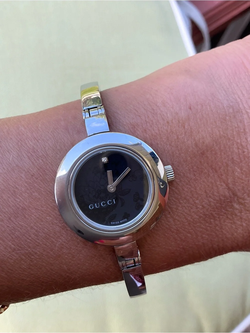 Gucci sleek authentic
