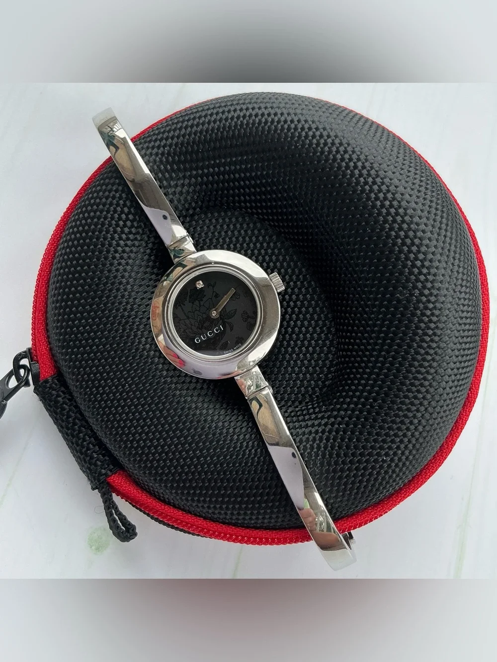 Gucci sleek authentic