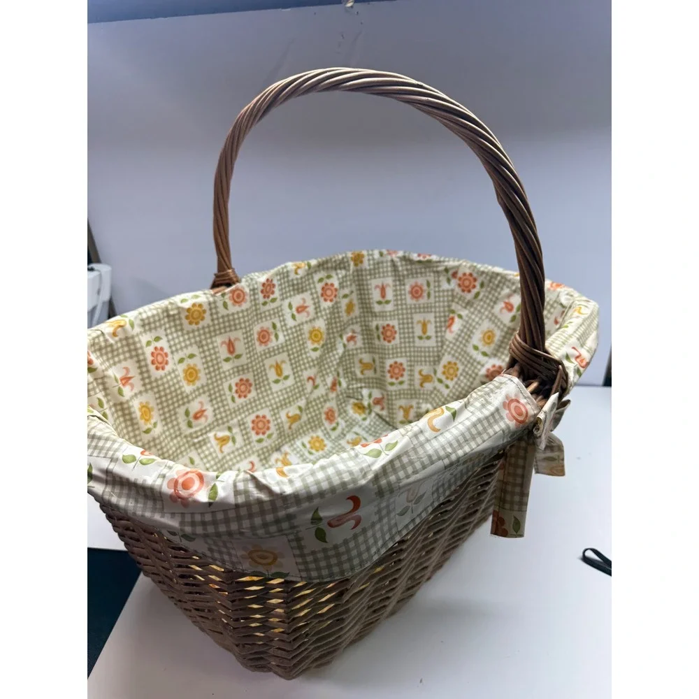 N/A vintage wicker