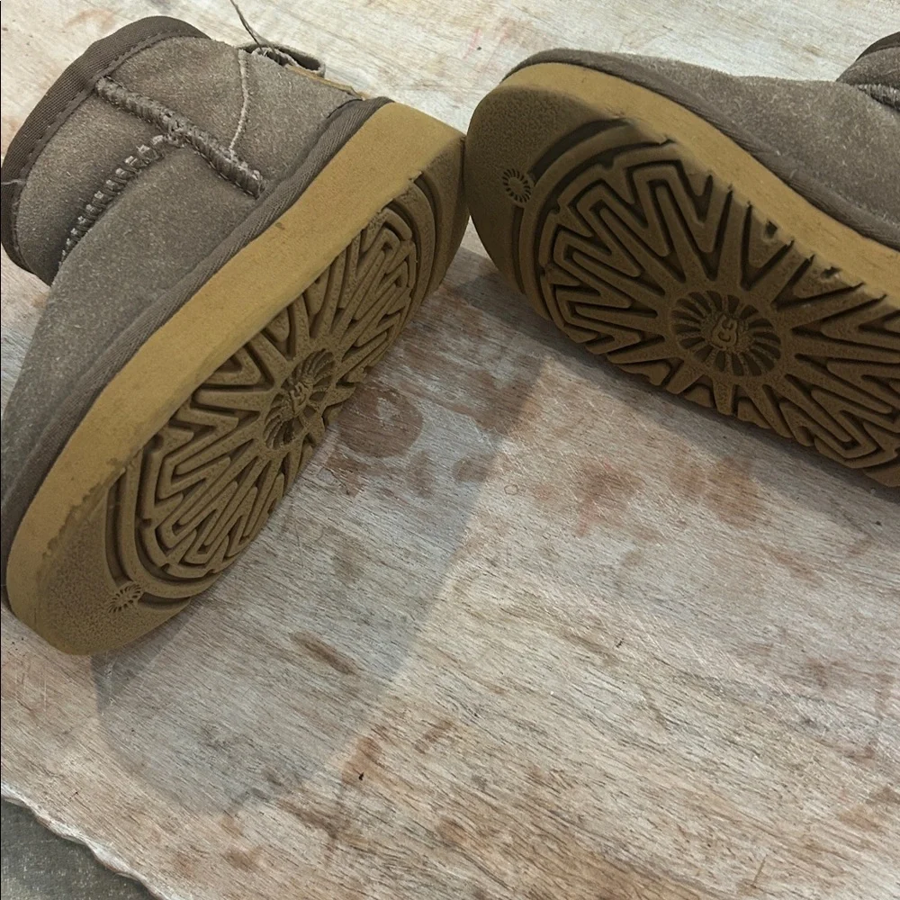 UGG warm stylish