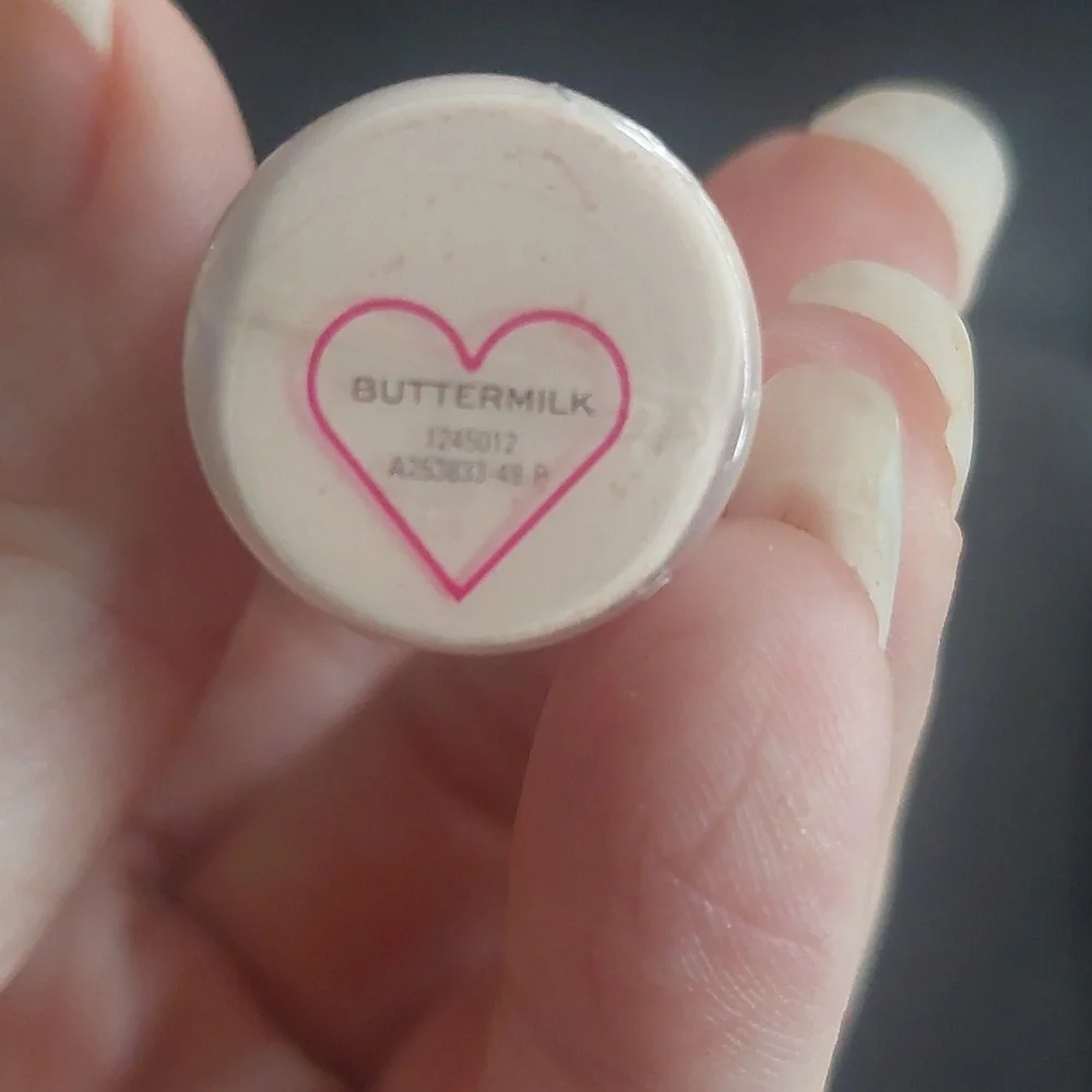 Makeup Revolution new seal