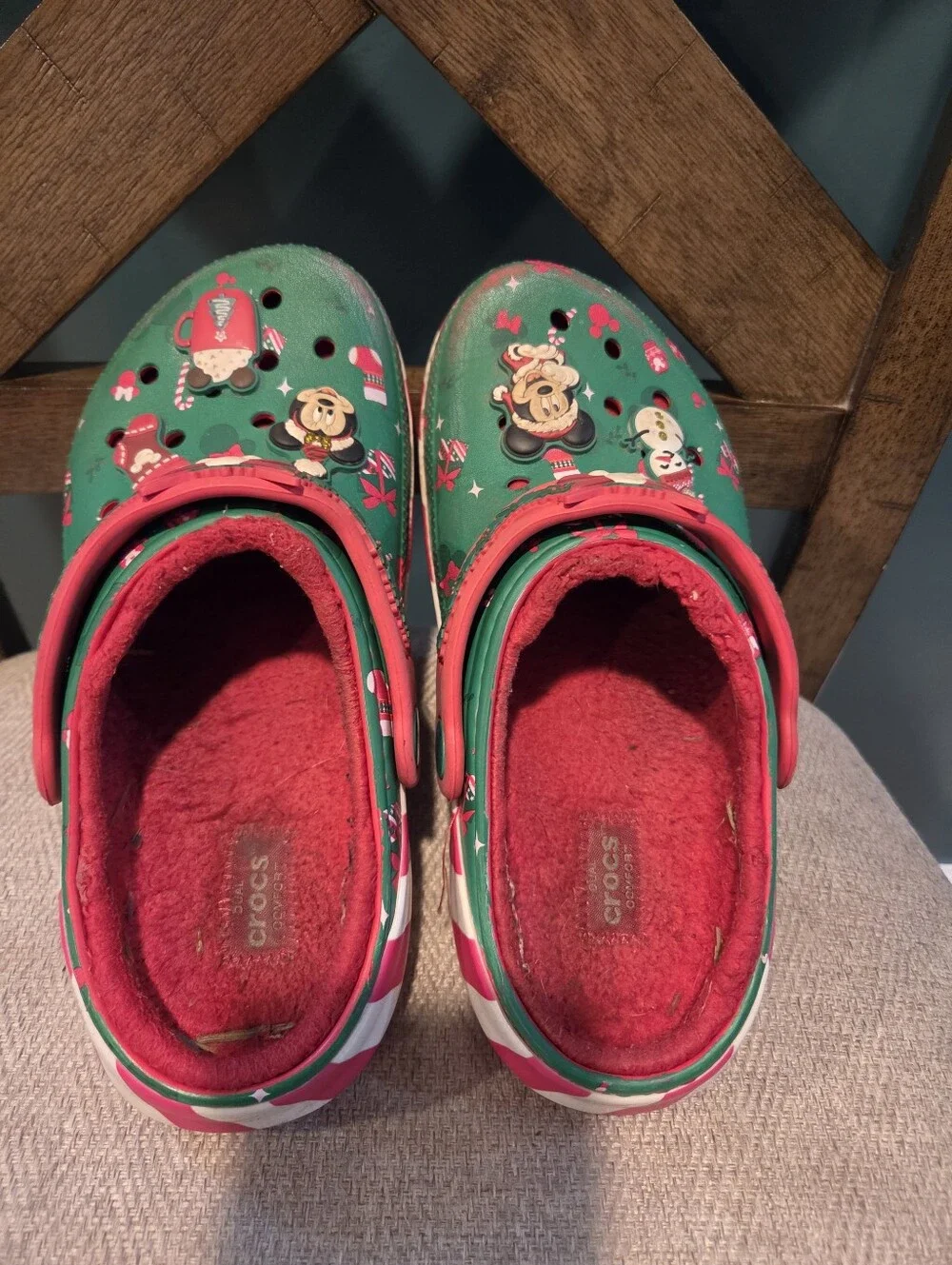 CROCS festive green