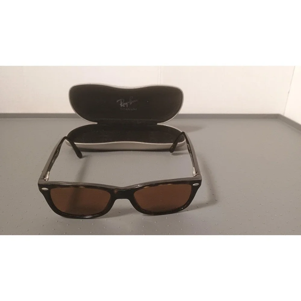 Ray-Ban Black Frame Brown Lens Wayfarer Sunglasses