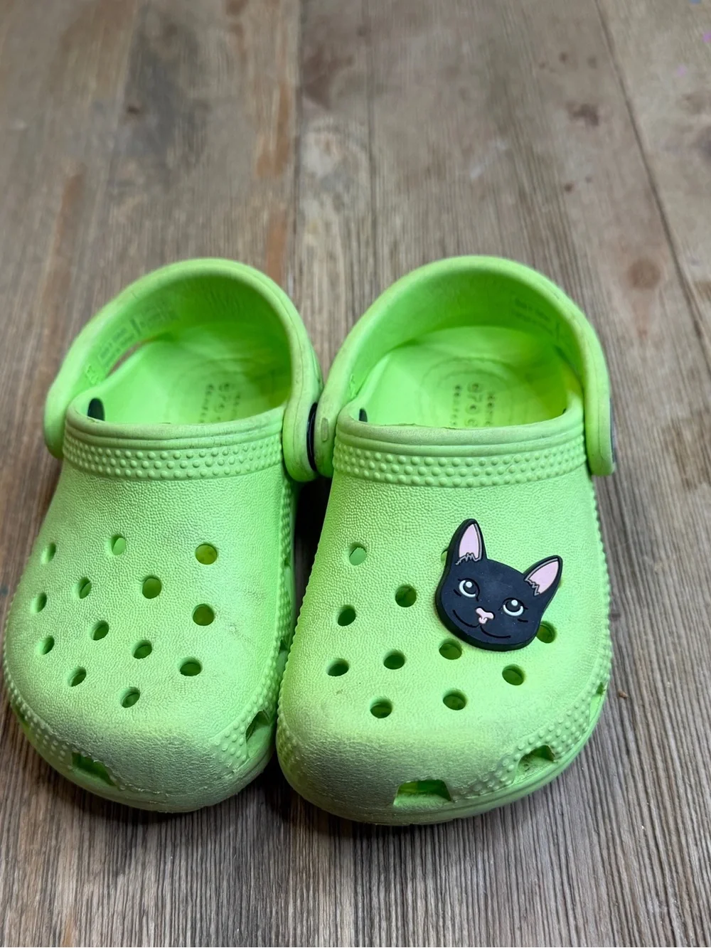 CROCS lightweight neon