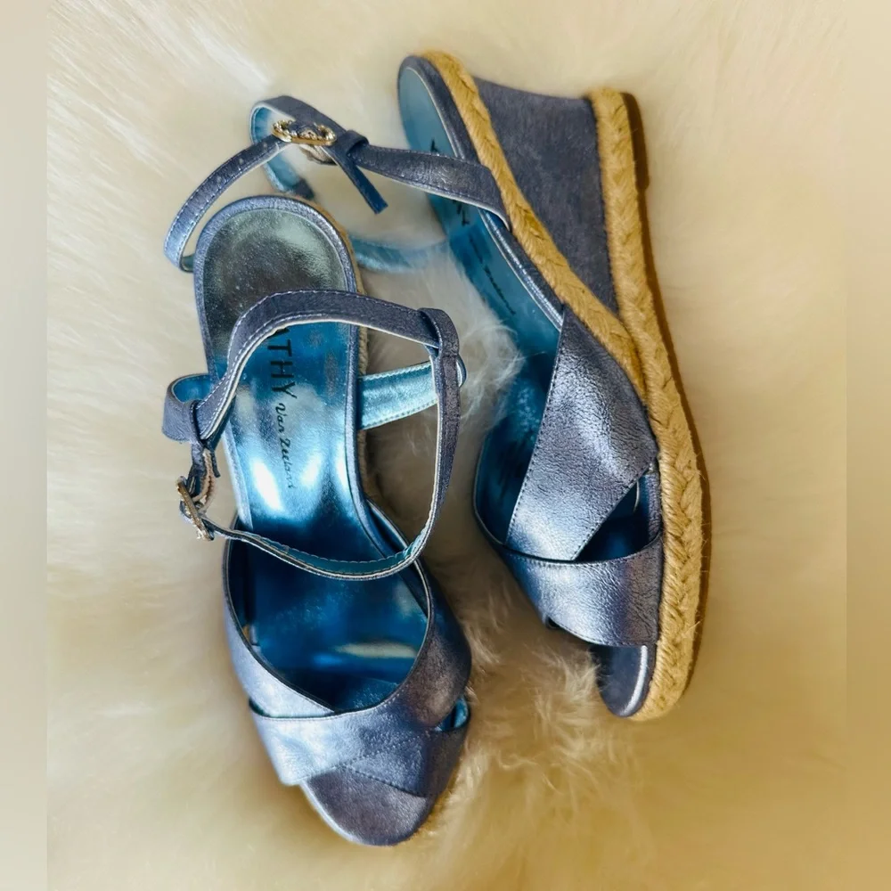 Kathy Van Zeeland elegant metallic