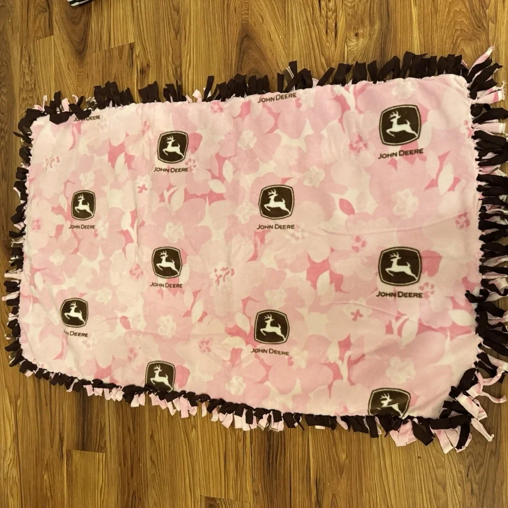 John Deere Handmade Pink Camo Tie Throw‎ Blanket 32