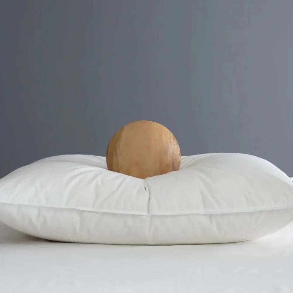 Quince Standard White Goose Down Pillow ( Medium/ Firm)(P36)