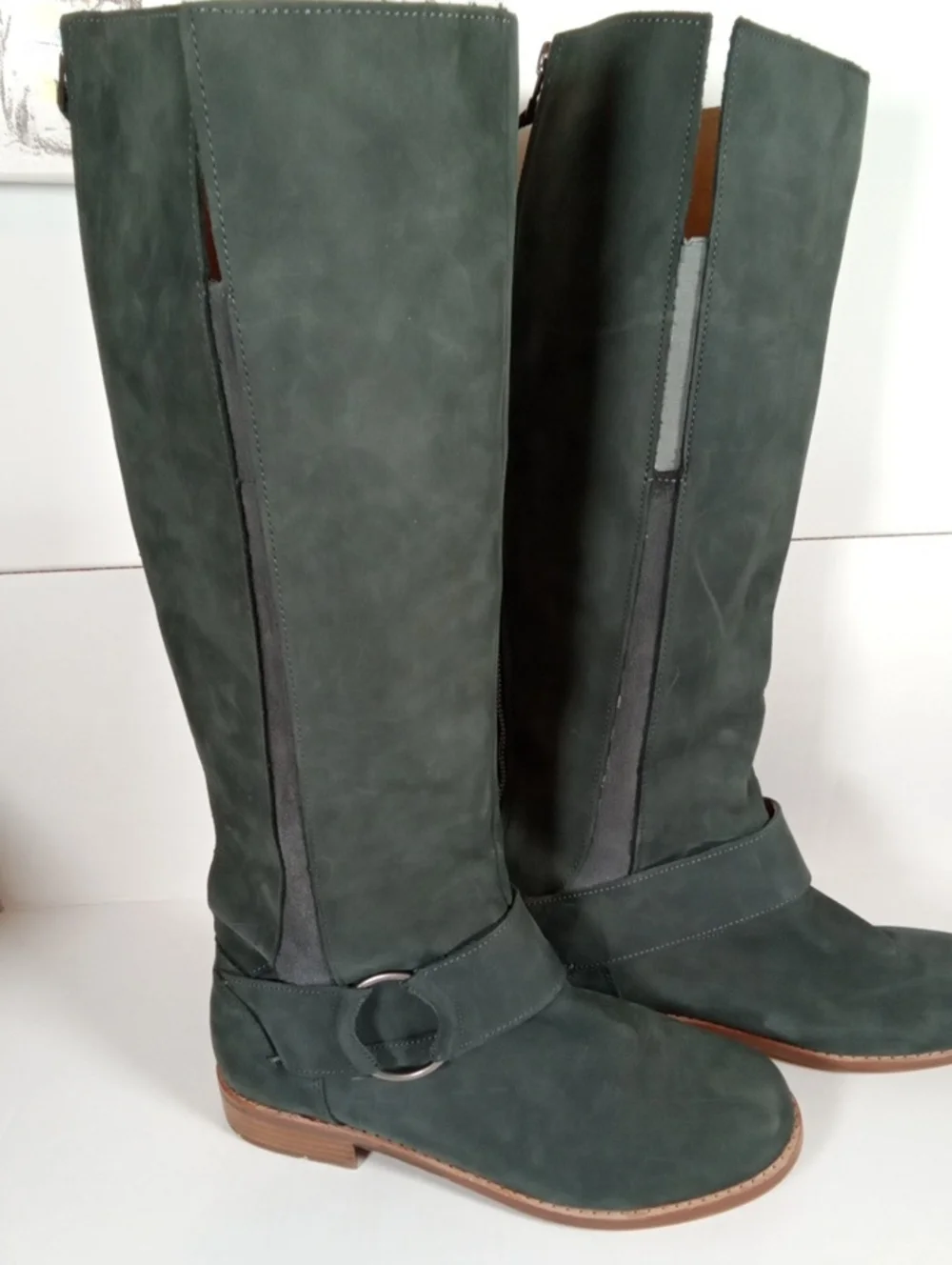 OluKai stylish knee