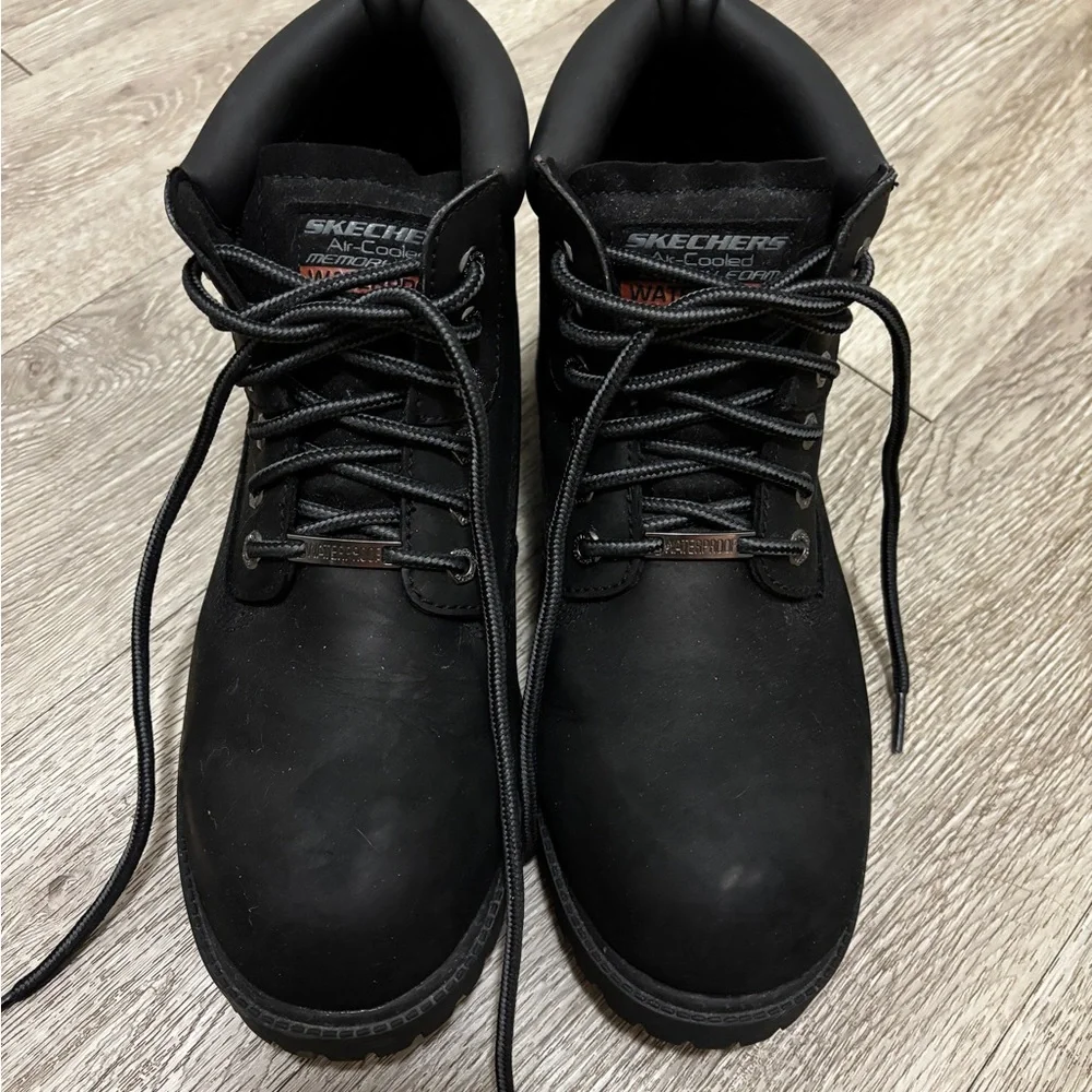 NWOT Skechers Men’s Black Work Boots - Cushioned Lace-Up