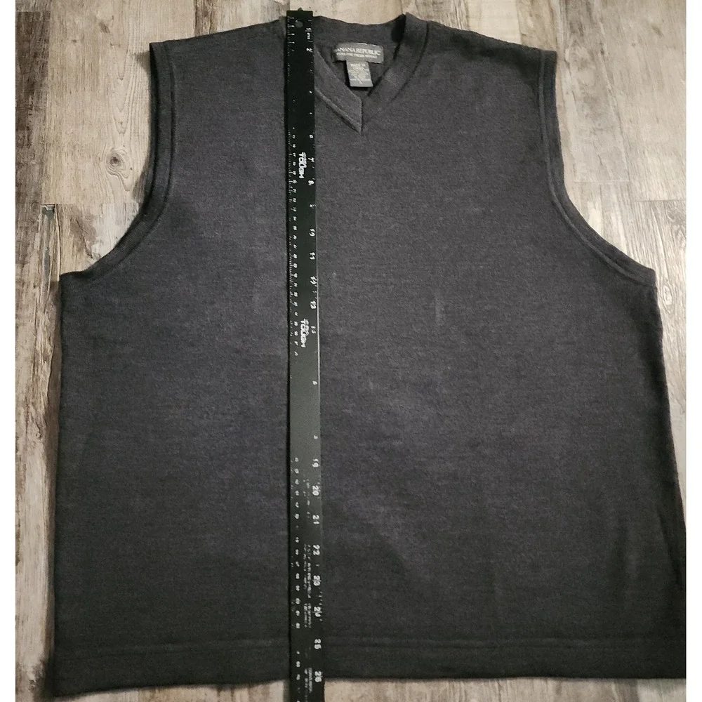 Banana Republic crafted sleeveless italian