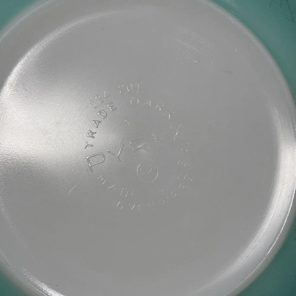 Pyrex vintage 024