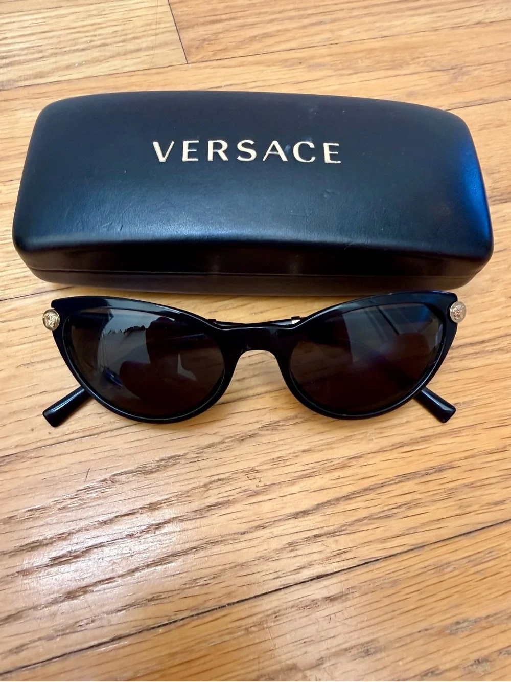Versace excellent only