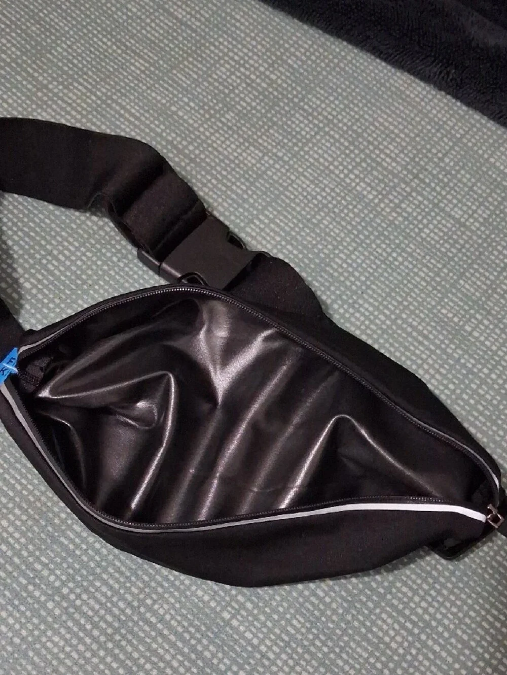 N/A black running