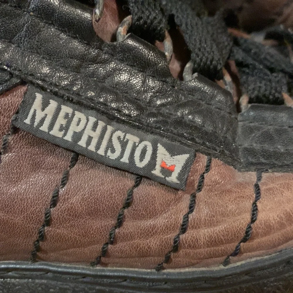 Mephisto website says