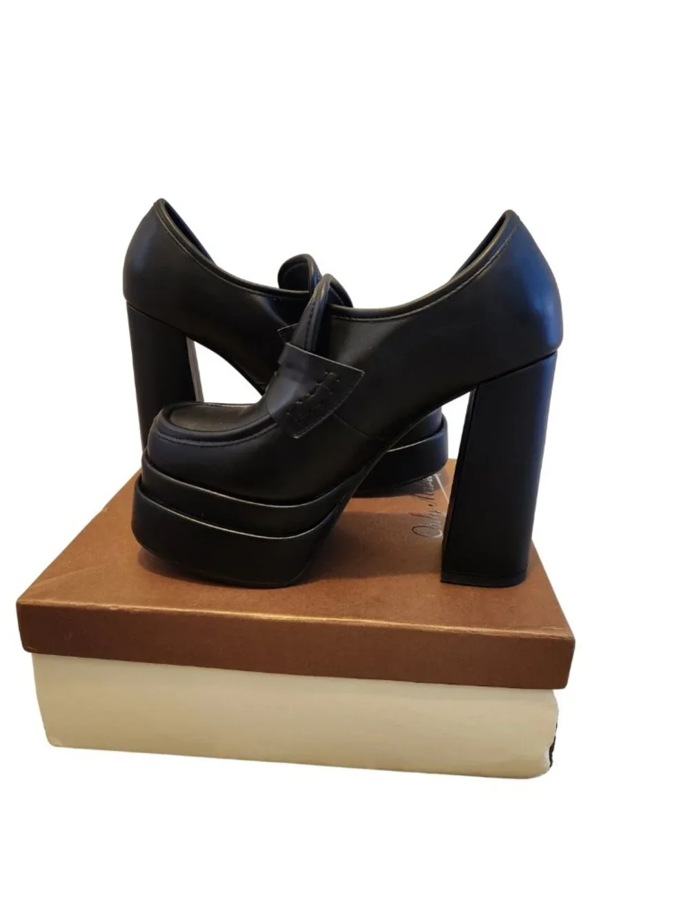 Only Maker leather by