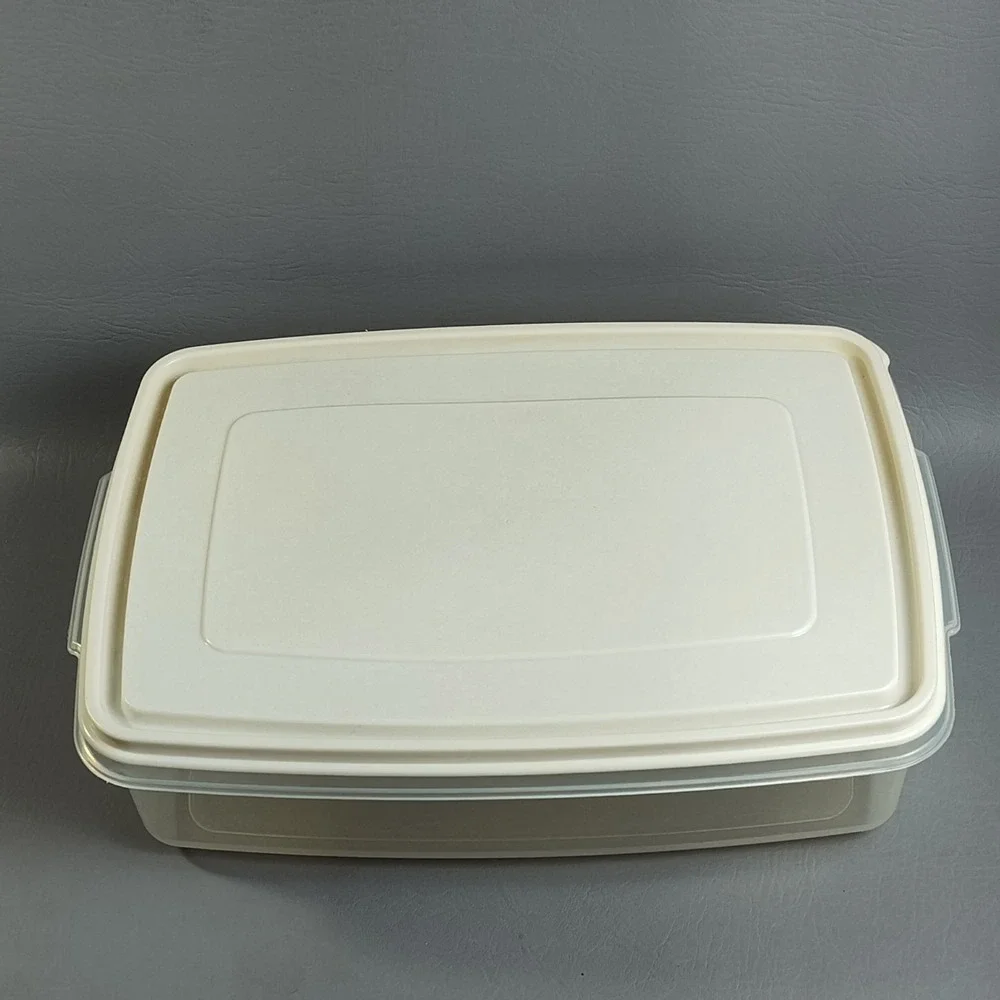 Rubbermaid vintage servin