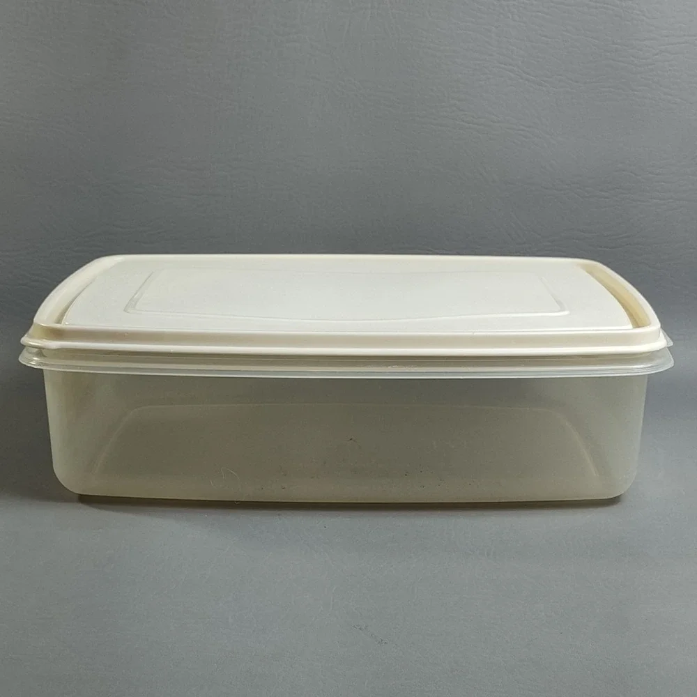Rubbermaid vintage servin