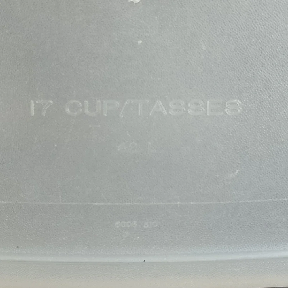 Rubbermaid vintage servin