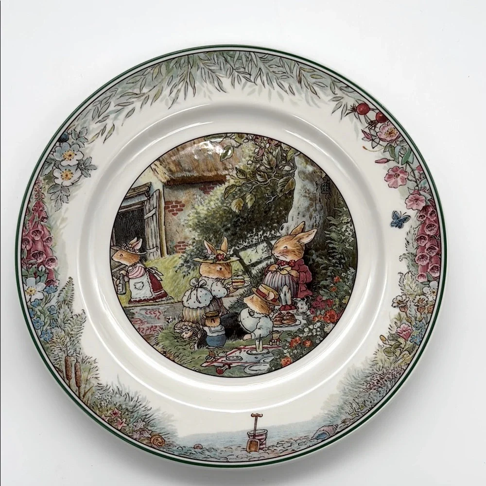 Vintage Villeroy & Boch Foxwood Tales 8” Salad/Dessert Plate “Picnic”