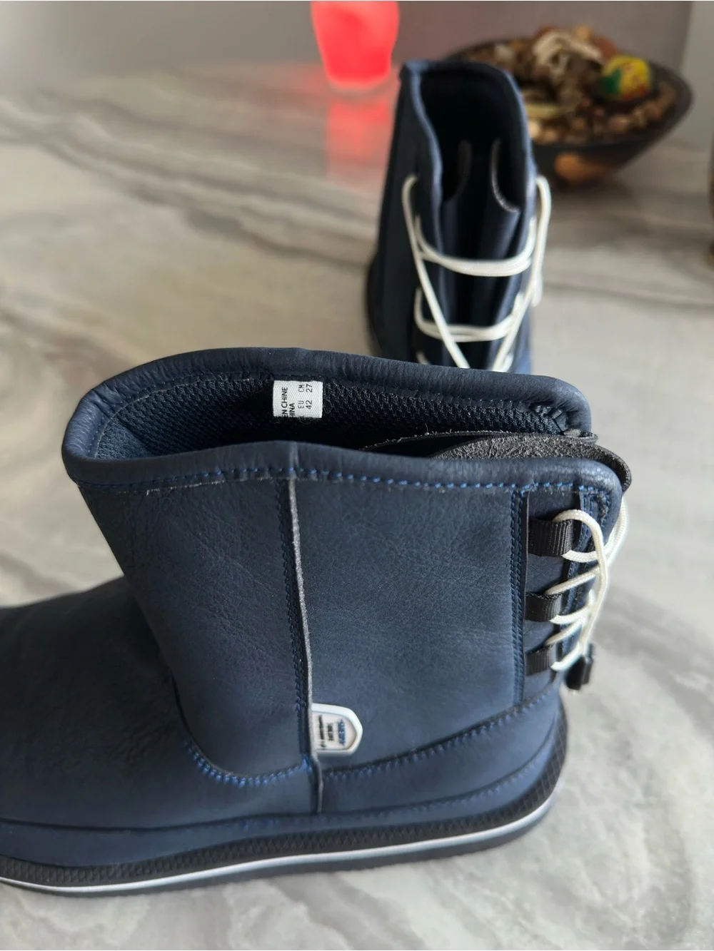 Suicoke sleek lightweight