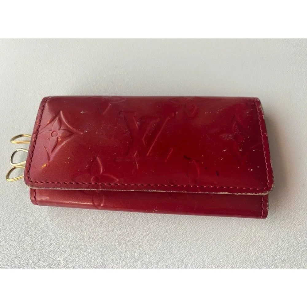 Louis Vuitton Monogram Vernis 4-Key Holder Red Pomme D'Amour Made in France‎