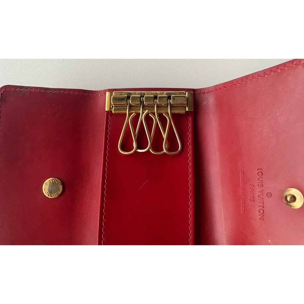 Louis Vuitton Monogram Vernis 4-Key Holder Red Pomme D'Amour Made in France‎