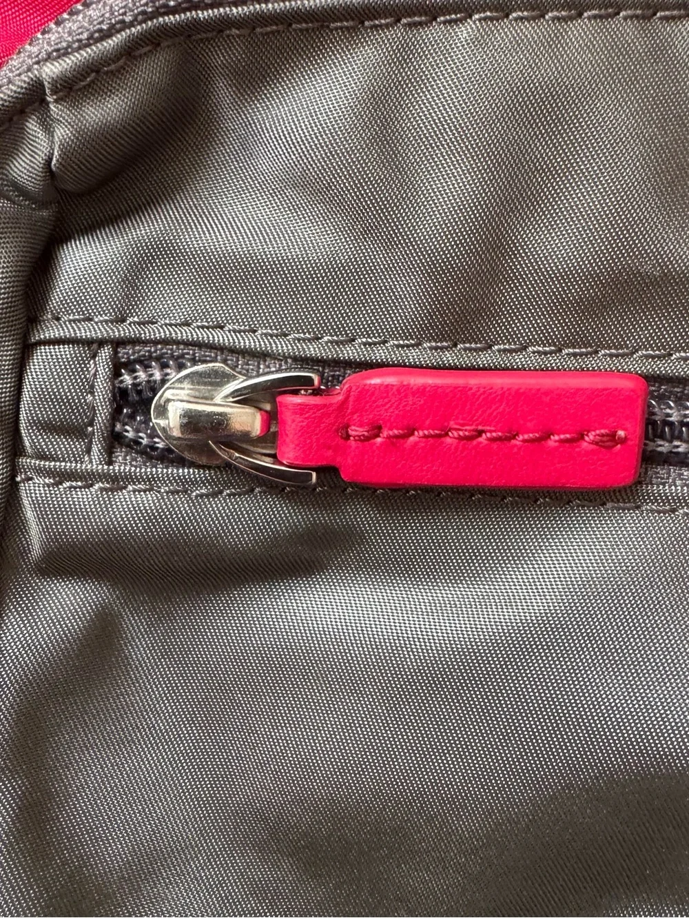 N/A tumi nylon