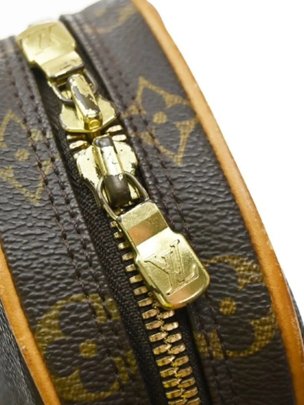 Louis Vuitton 👇please check