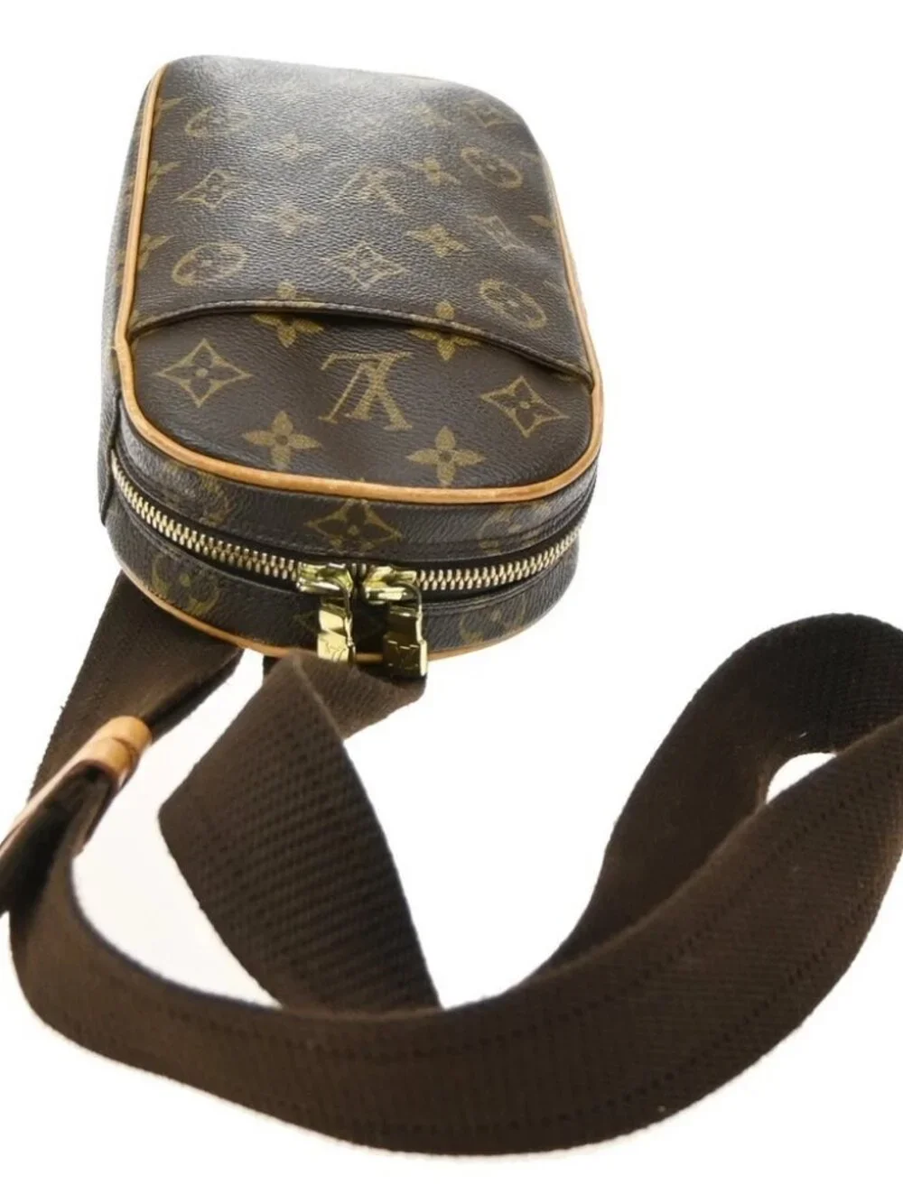 Louis Vuitton 👇please check