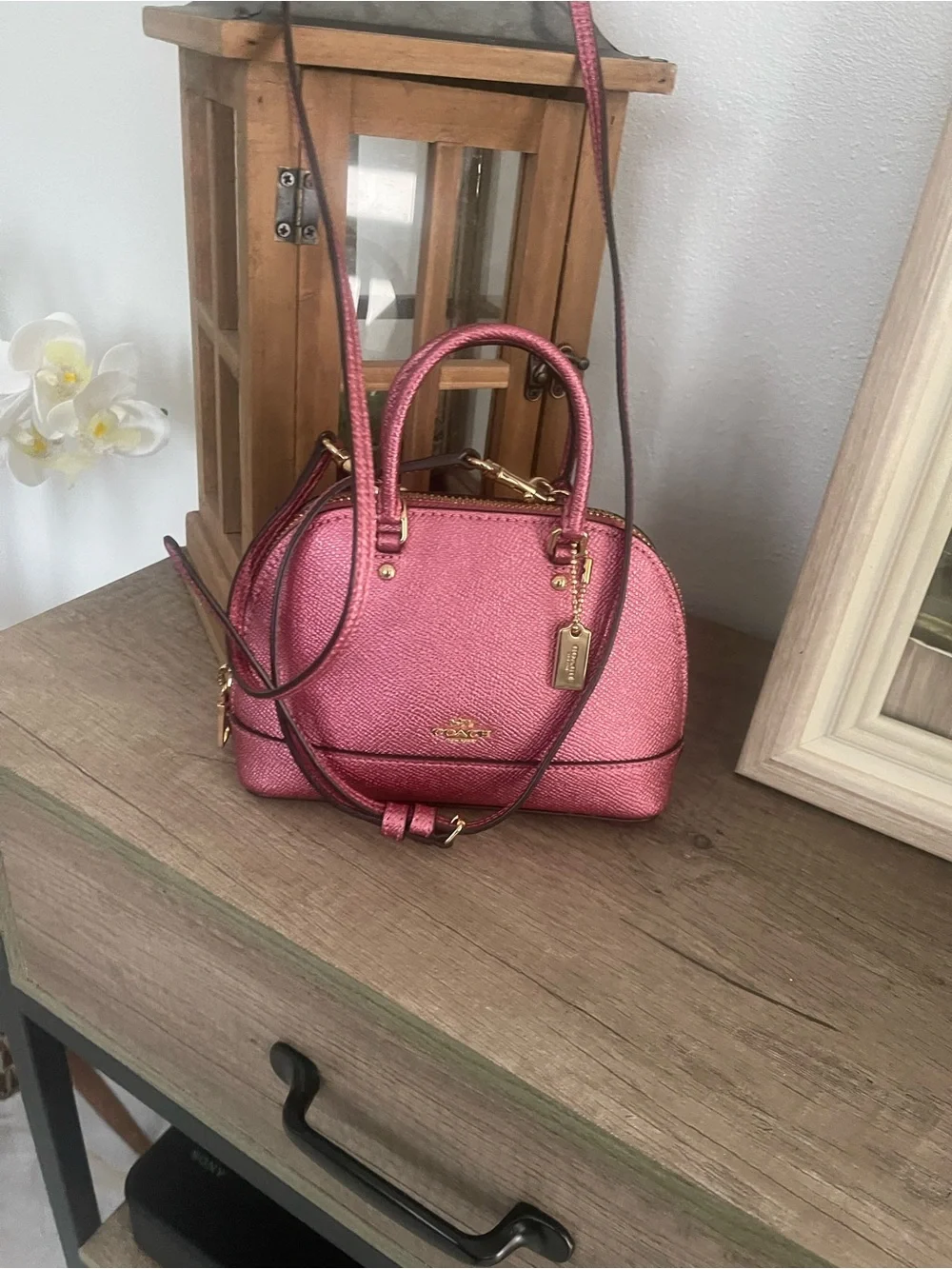 Coach compact dome