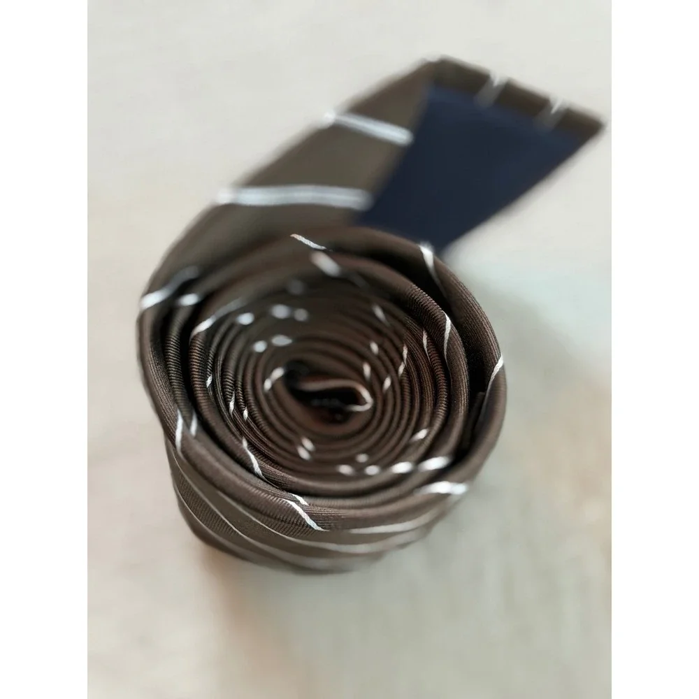 The Tie Bar tie bar