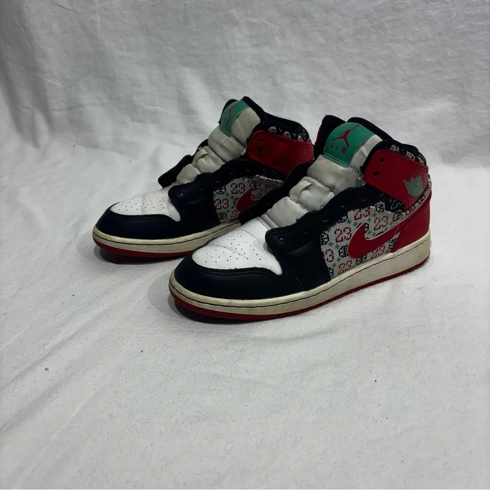 Nike Air Jordan 1 Mid SE PS Holiday Ugly Christmas Sweater DM1208 150 Size 4.5Y