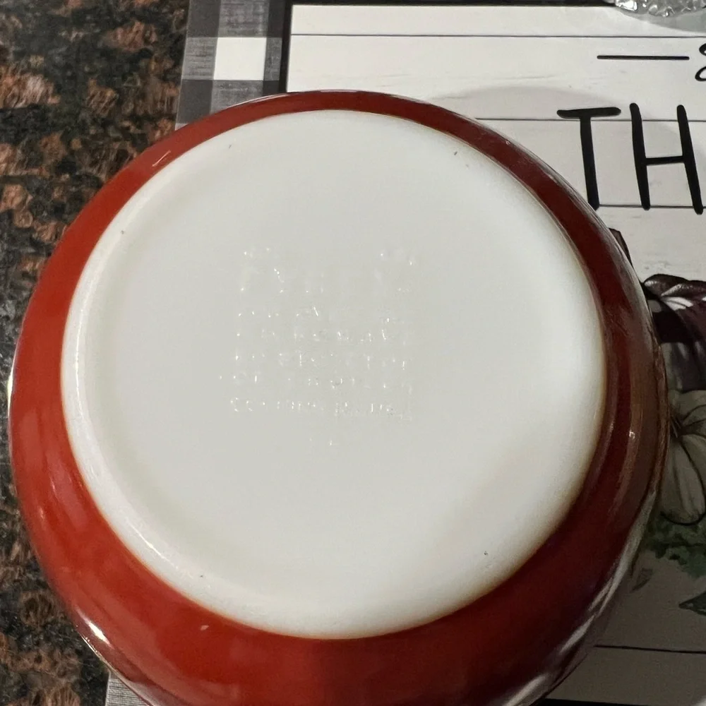 Pyrex vibrant red
