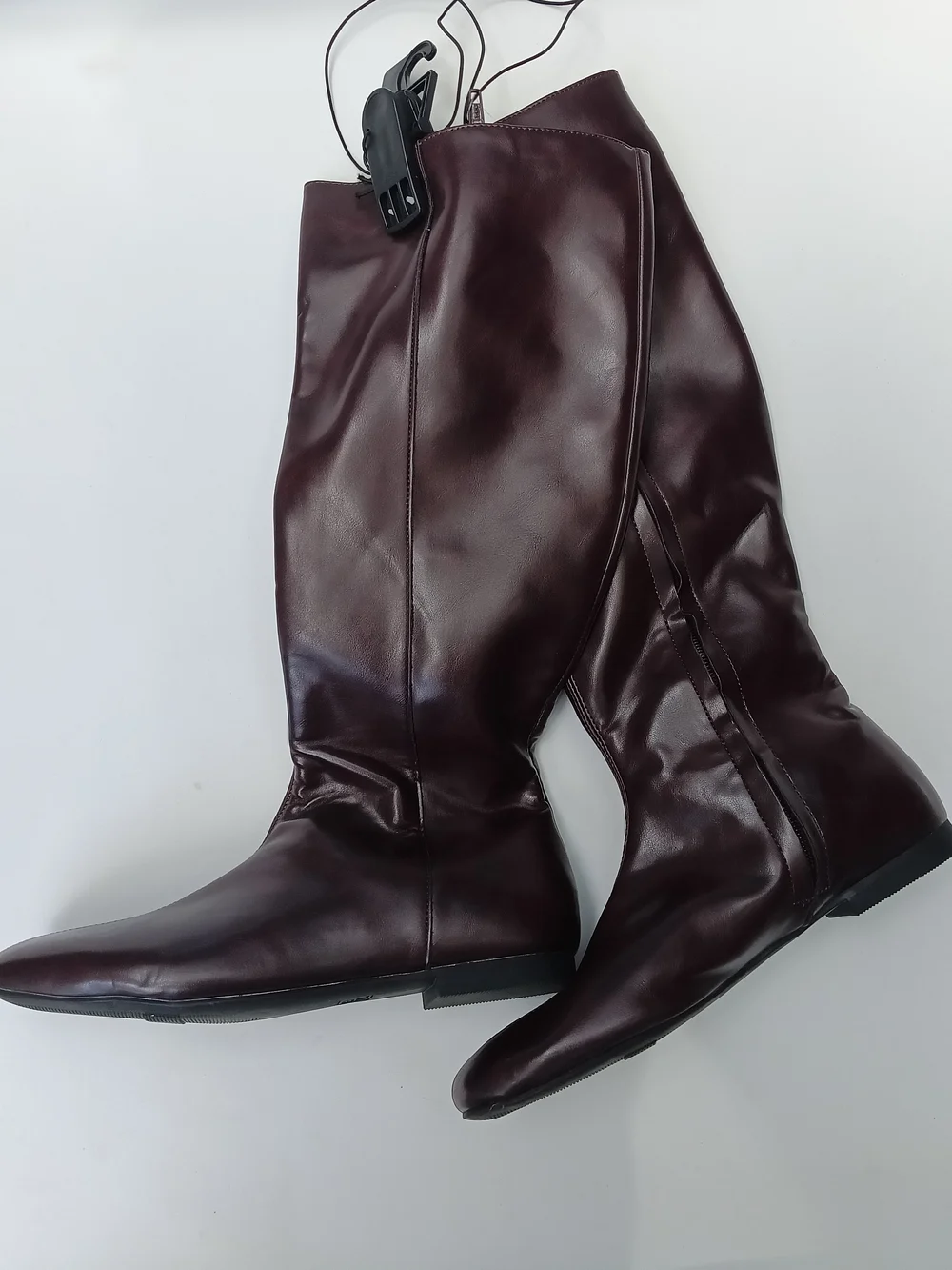 Women’s Tall Burgundy Knee-High Leather Boots Side Zip Size 8.5 US New With Tag