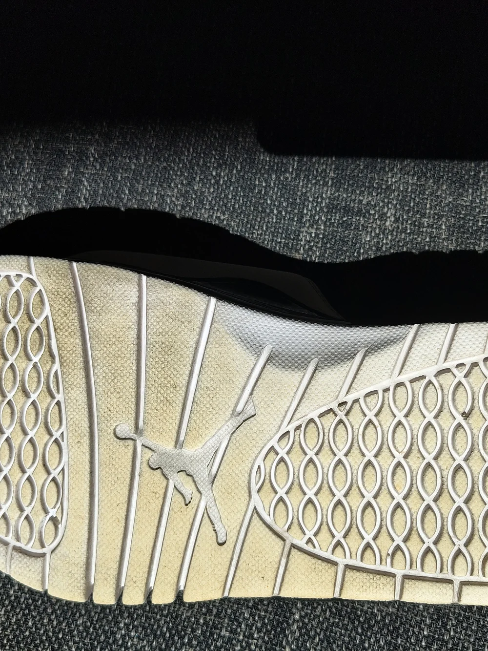 Size 10 - Jordan Hydro 11 White/Black 45 Slides