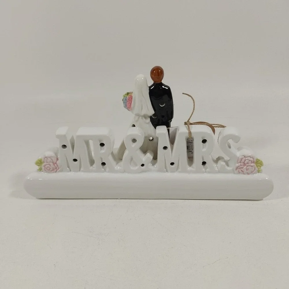 Mud Pie Wedding Mr.‎ and Mrs. Bride Groom Light Up Large Scene Sitter