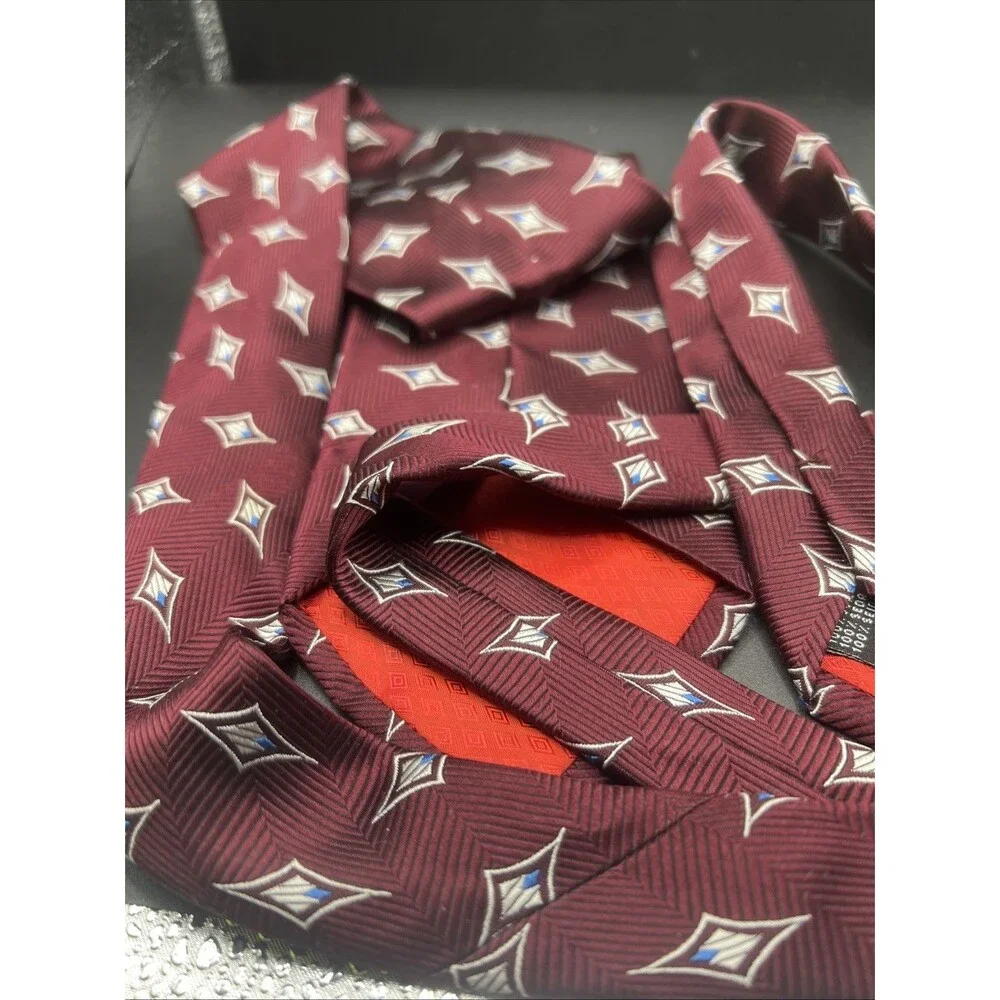 Diamond Supply Co. vienicci tie