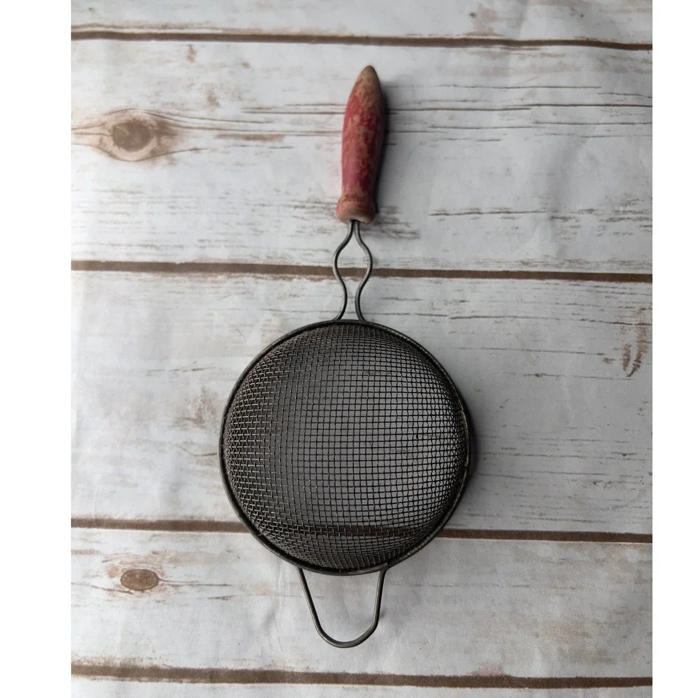 Unbranded Vintage Mesh Strainer Red Wood Handle Rustic Farmhouse Sifter 5in