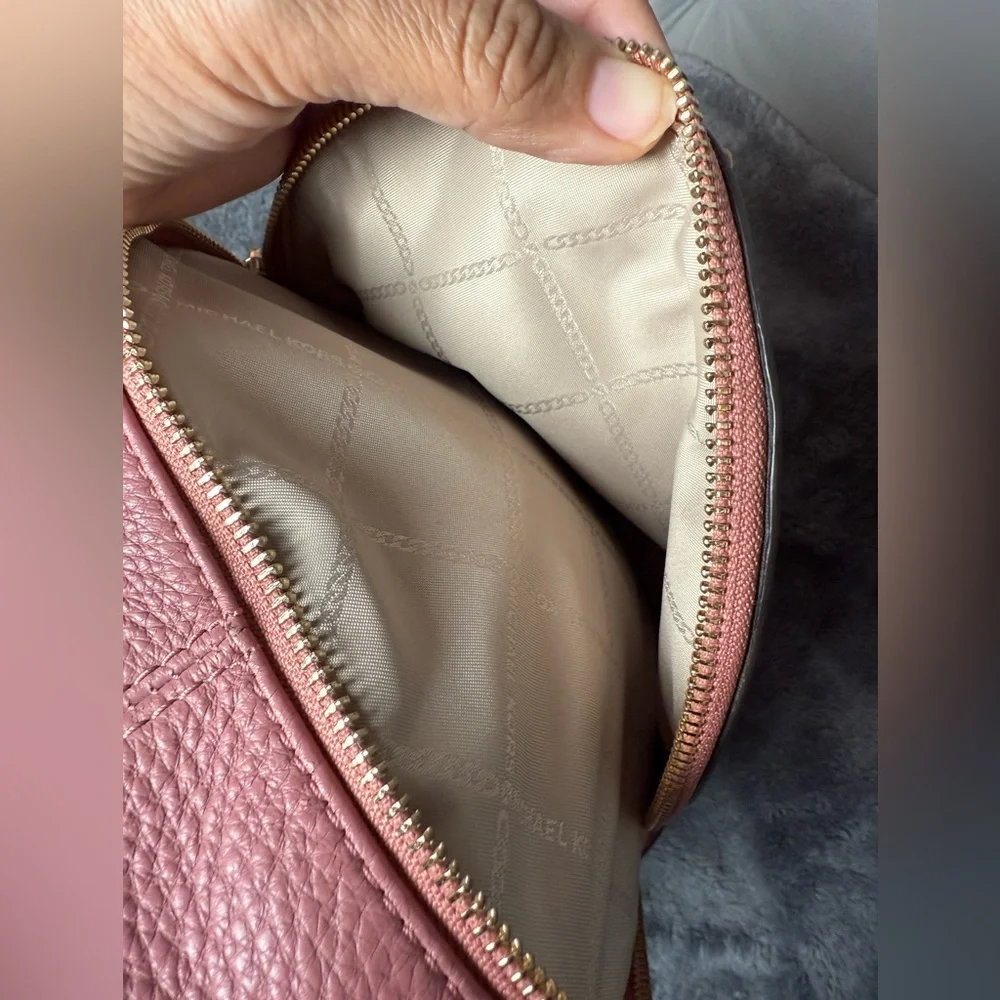 MICHAEL Michael Kors questions leave