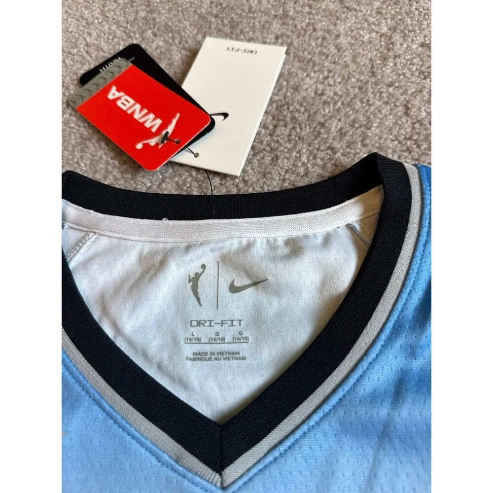 Nike authentic out