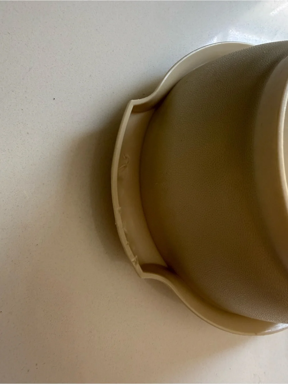 Vintage Tupperware Servalier 10 oz Bowl #1323-5 Cream w Lid