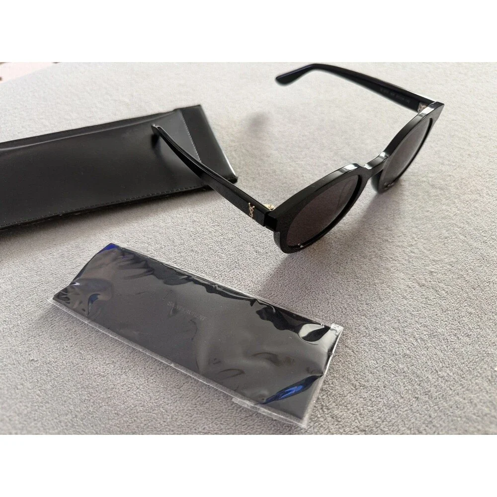 Saint Laurent avoid worn will