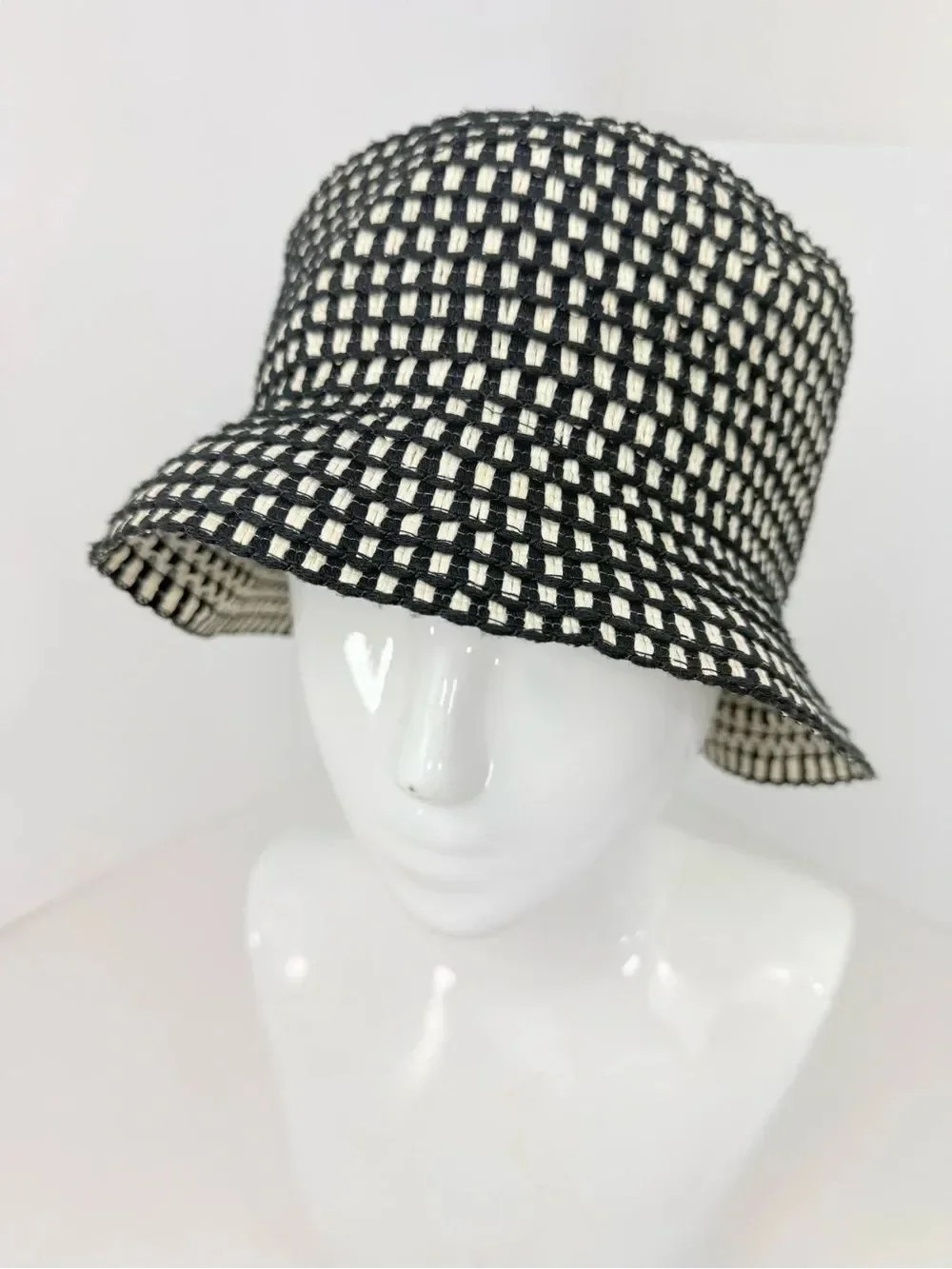 Filippo Catarzi Black Cream Woven Geometric Short Brim Bucket Hat NWOT