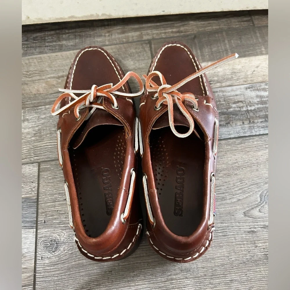 Sebago elegant dark