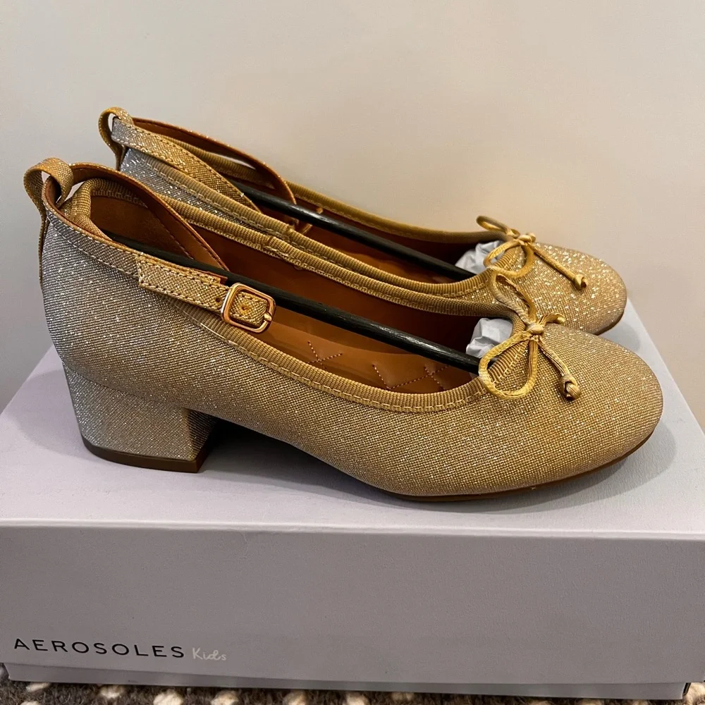 AEROSOLES charming gold