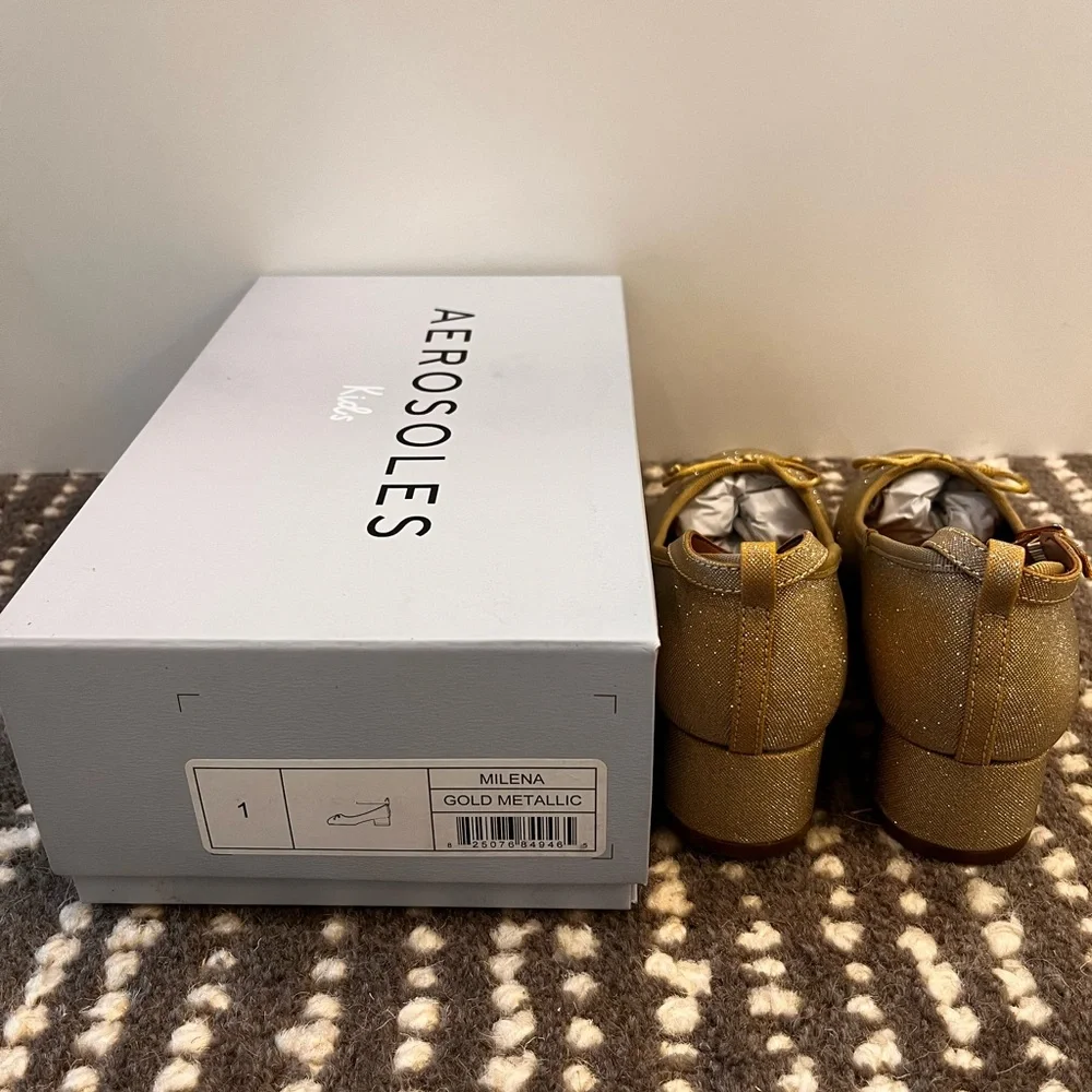 AEROSOLES charming gold