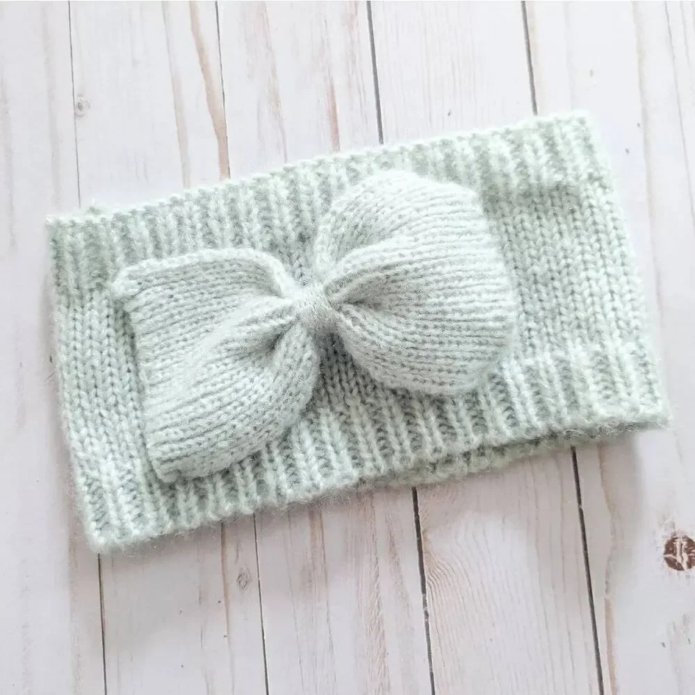 Light Gray Knit Headband with Bow